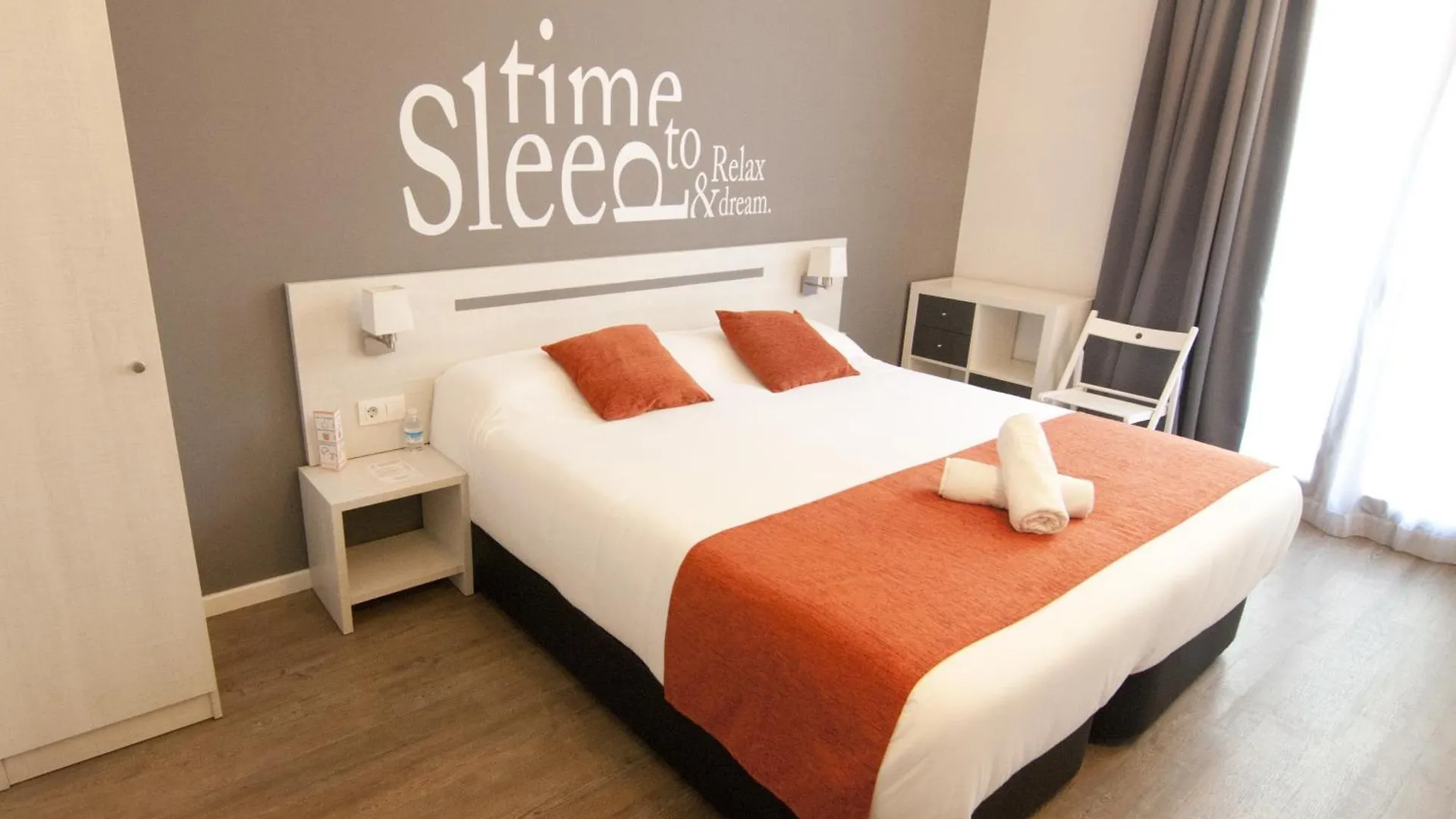 ** Pensjonat Hostal Live Barcelona Hiszpania