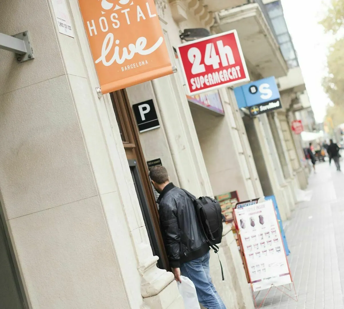 Hostal Live Barcelona Guest house